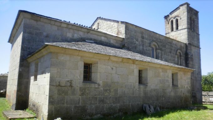 Iglesia de Santiago de Barbadelo en Sarria (Lugo)